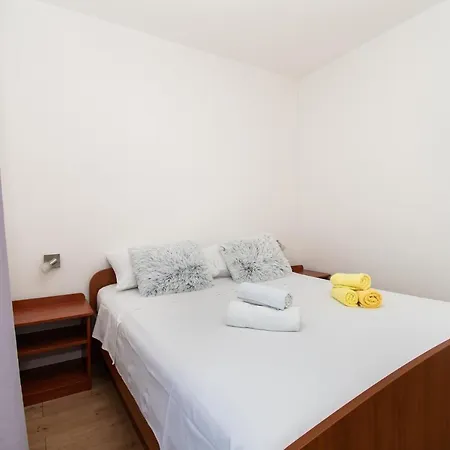 Apartment Rosanda *