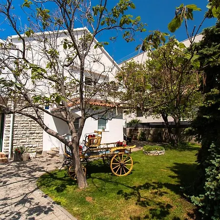 Rosanda Apartment *