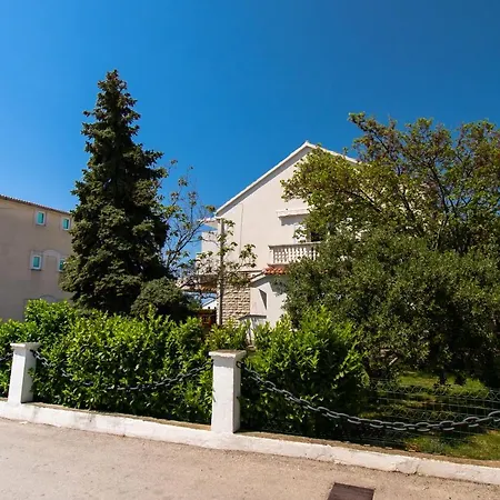 Apartment Rosanda *
