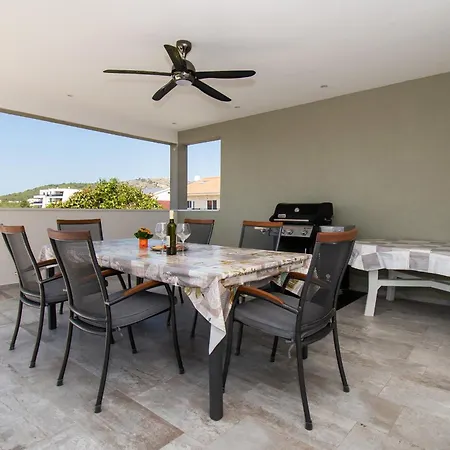 Apartment Rosanda